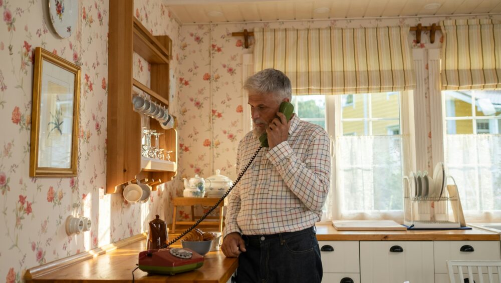 Senior receiving suspicious phone call
